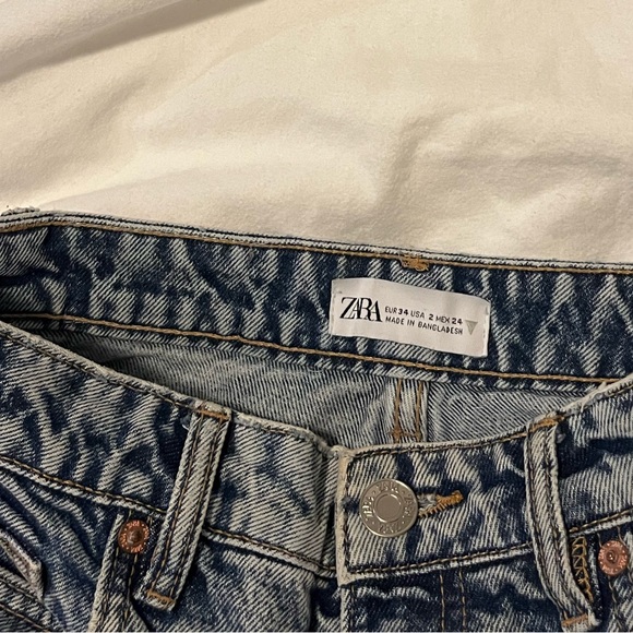 Zara Denim Mom-Fit High-Waist Shorts - Picture 3 of 6